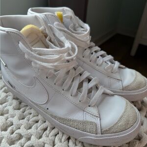 Nike Blazer Mid White Leather Sneakers Mini Swoosh Size 9
